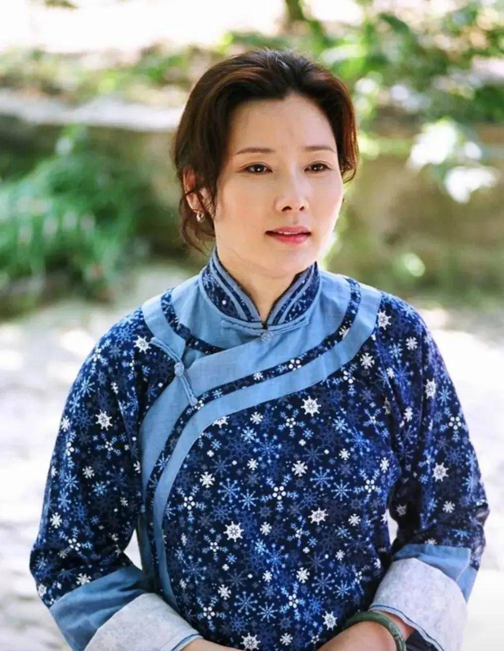 何赛飞:古典第一美女,入行38年,丈夫是初恋,婆婆是恩师