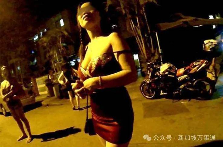 美女理发师街边拉客,能全身按摩,还有"私人陪伴"服务!