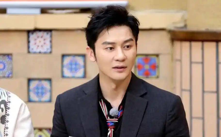 46岁李晨现状:北京豪宅独自住,至今不会点外卖,前任女友全错付