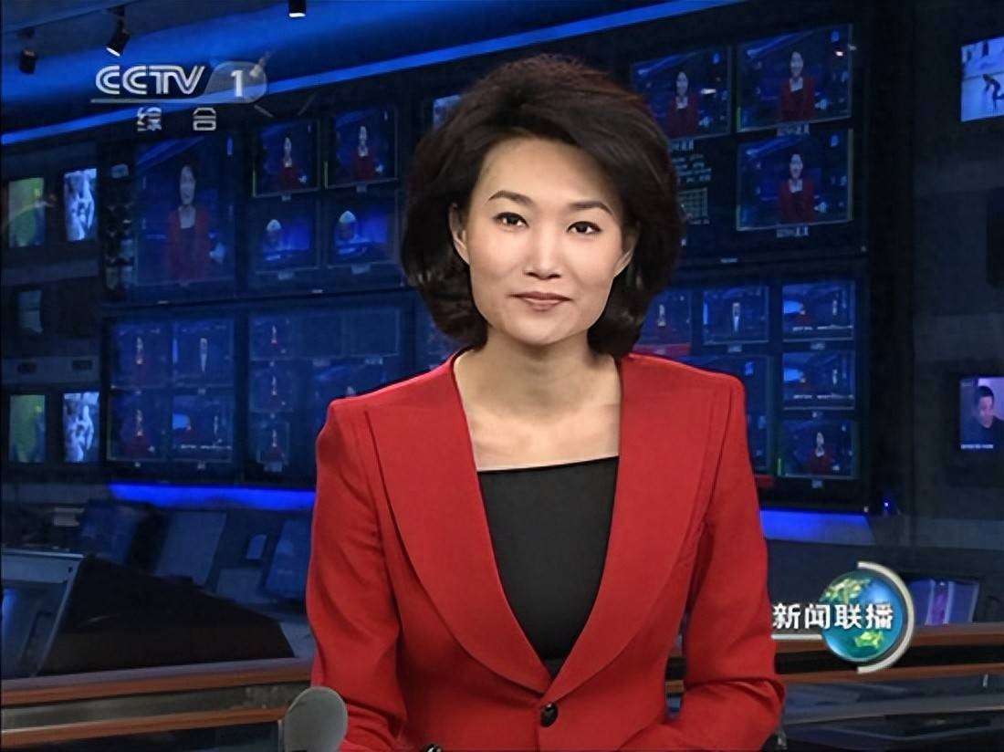 央妈美女名嘴李梓萌,坚持戴假发出镜20年,摘下假发后惊艳网友