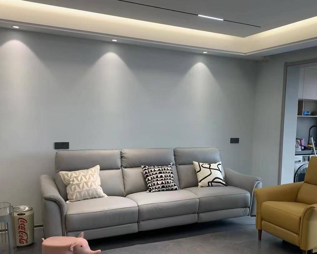 3,沙发两侧电视墙为客厅焦点,插座易遗漏