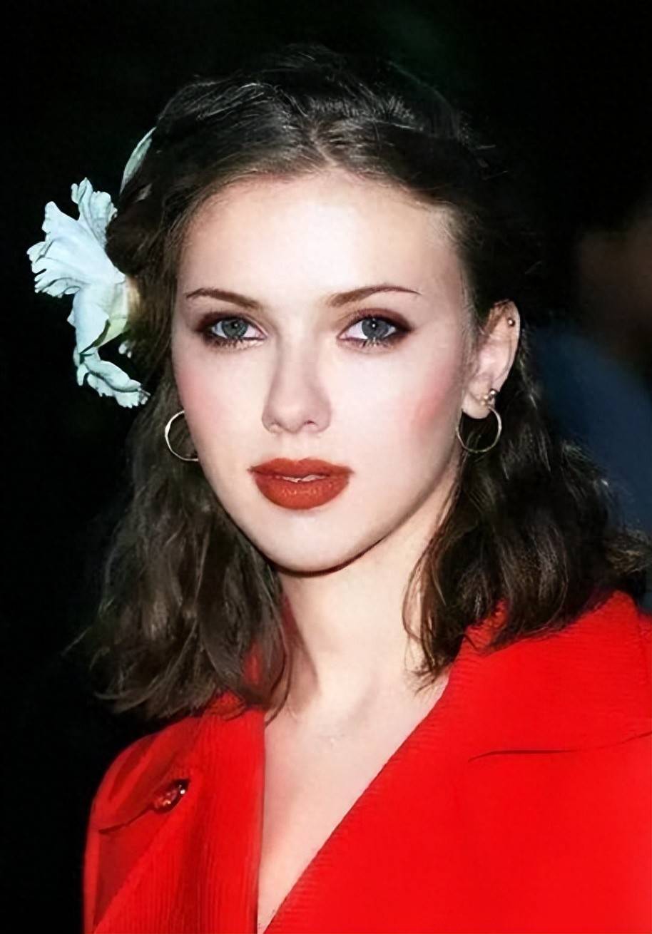 美国40岁顶级女星:结婚3次,被曝私密照,狂赚4个亿?