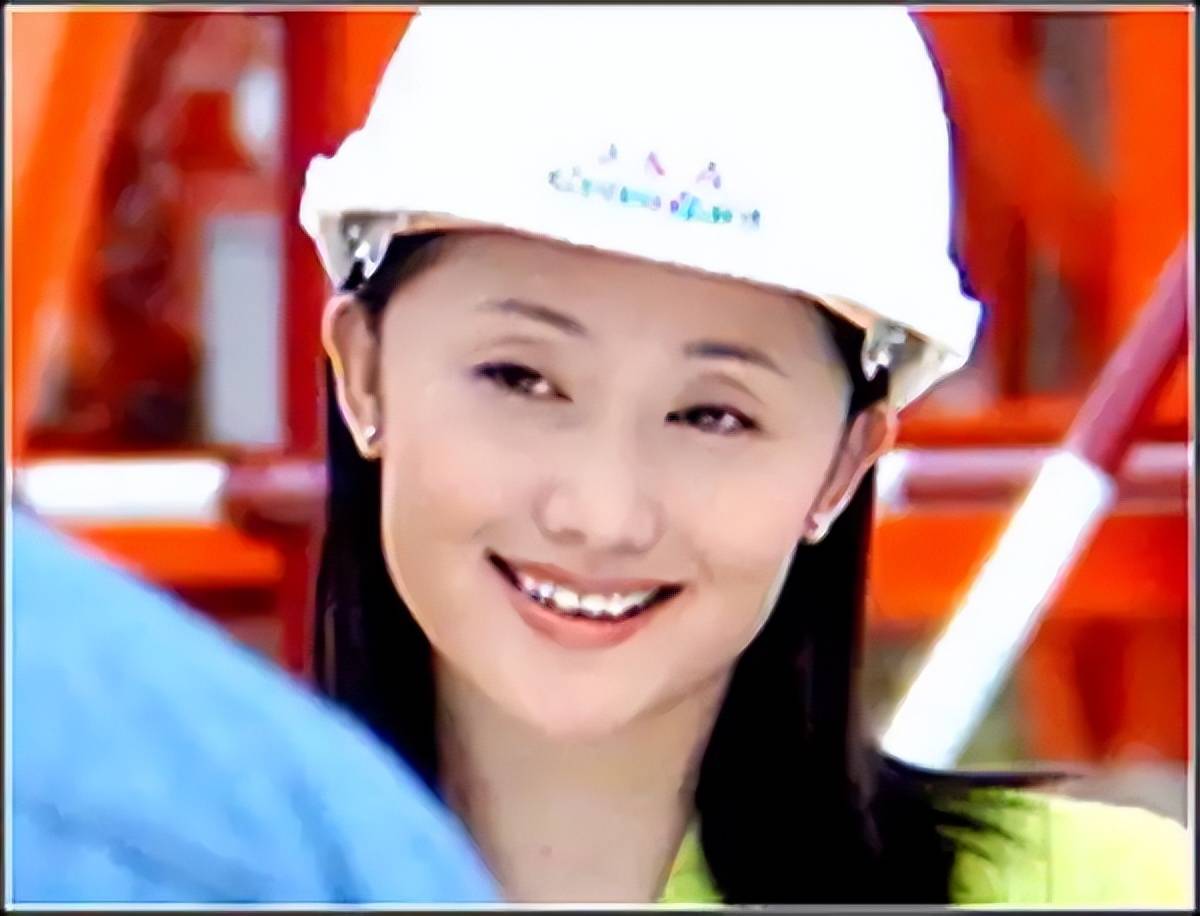 知名演员娟子:凭"令妃"大火,出道多年零绯闻,57岁越活越优雅