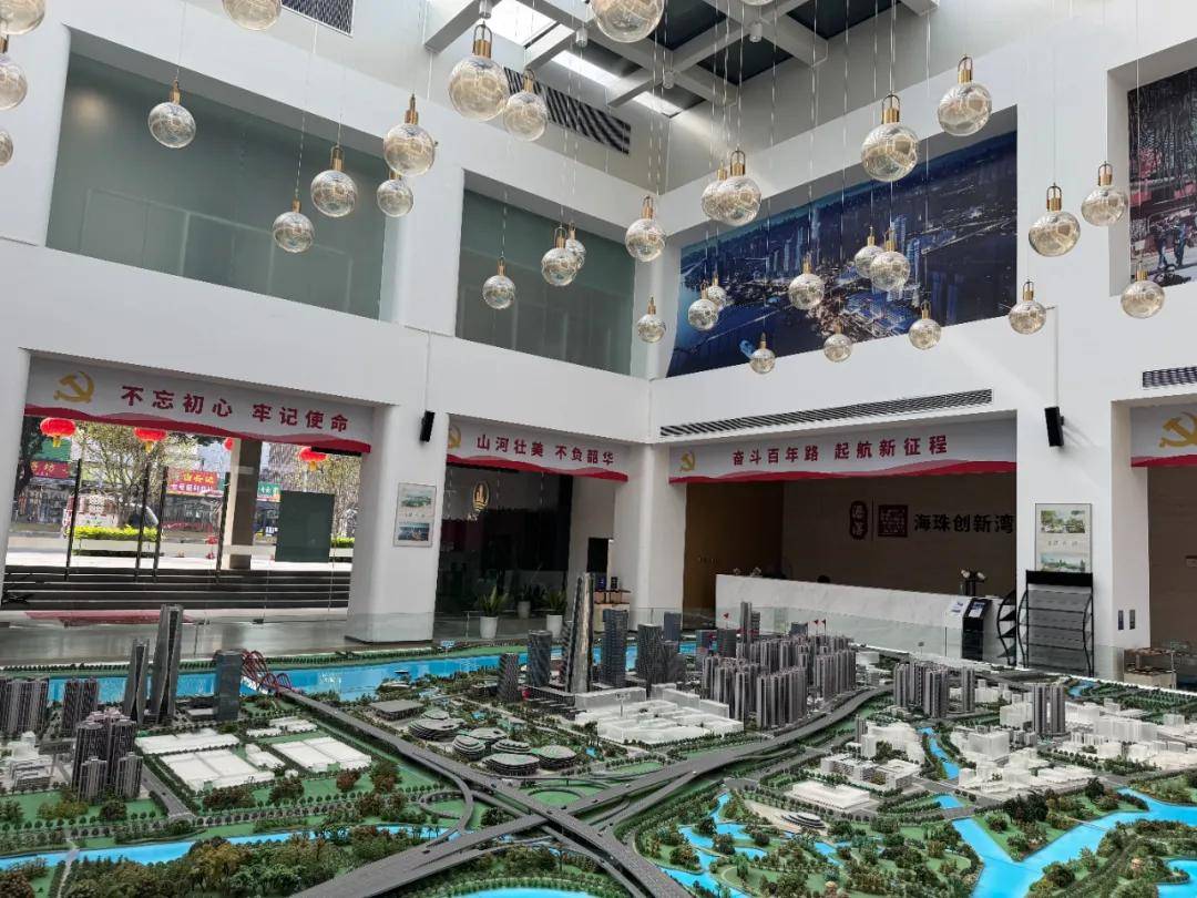 今天楼市君特意跑了趟沥滘旧改展厅,现场没有新展示,现场人员表示暂无