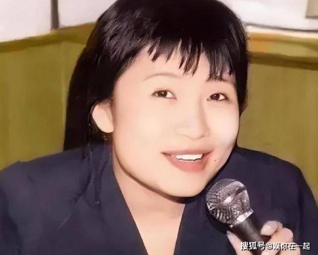 歌手李娜 不顾亲人流泪劝阻出家