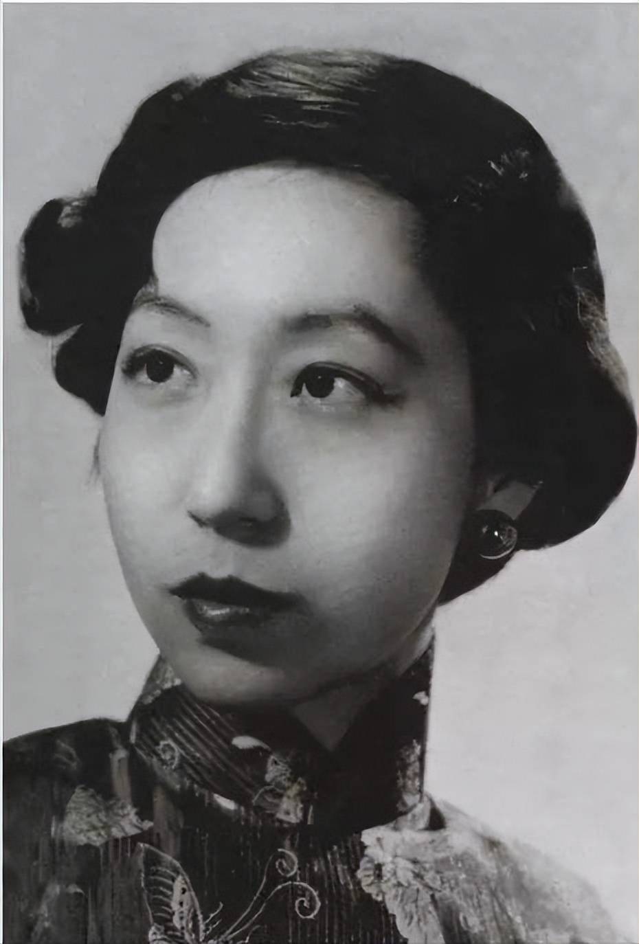 1995年张爱玲在美国去世,临终前留下遗言:不让人看到自己的遗体