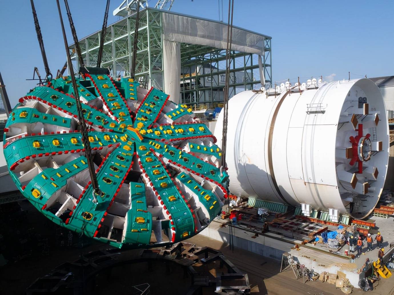 世界最大盾构机每小时挖3.6米,挖穿地球需要多久?能否成功