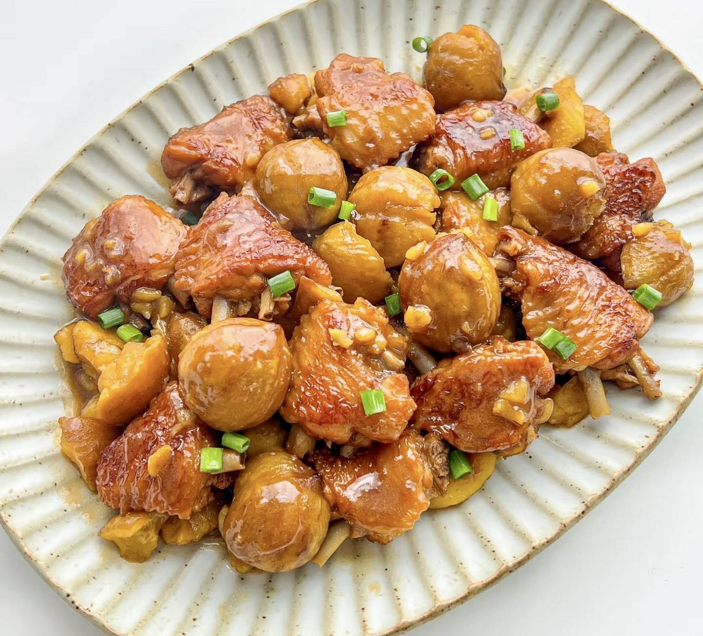 板栗烧鸡翅制作教程一道汇聚秋日风味的经典美食