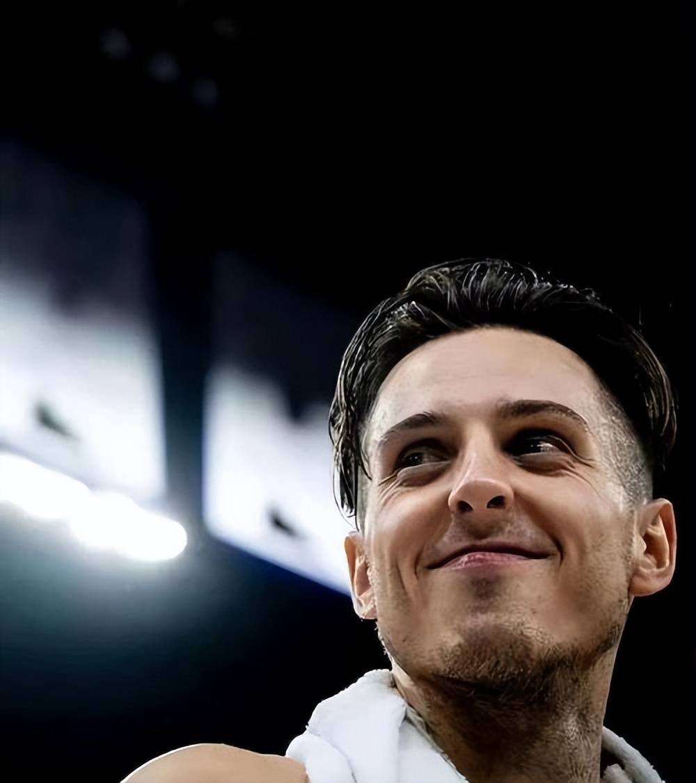 扎克-科林斯:希望每场比赛都能打48分钟 但现在这不是我的角色