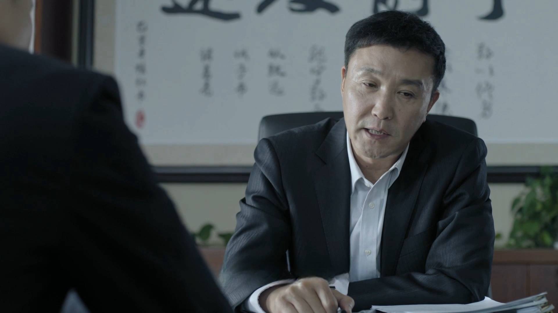 李达康的表妹,在自己身边当保姆,可是,她原先是退休教师,一个市委书记