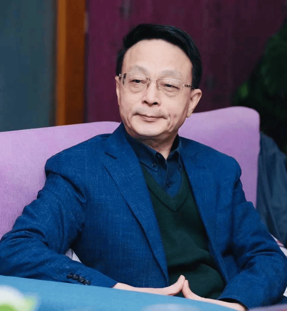 周庆荣:《凝视》诗选