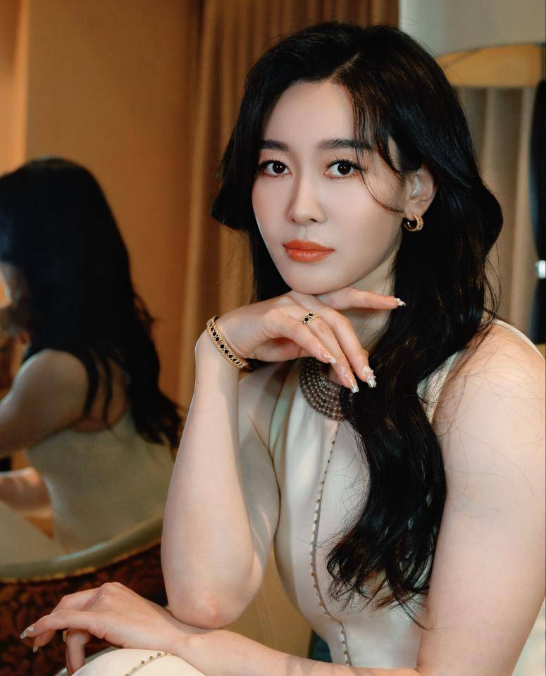 击剑女神孙一文,真的太完美了!不输明星的颜值,模特的身
