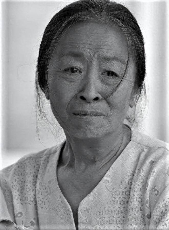 丑娘张少华,人丑心更丑,年轻时做下恶事,晚年眼中常含泪水