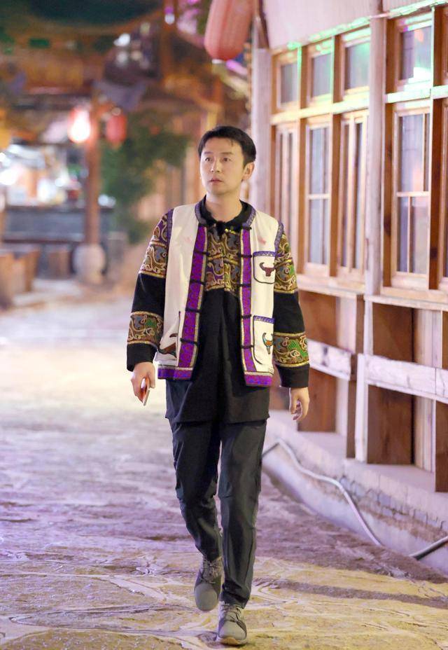 雷佳音:妻子和我挤过10平方米的屋子,我火了绝不能辜负她