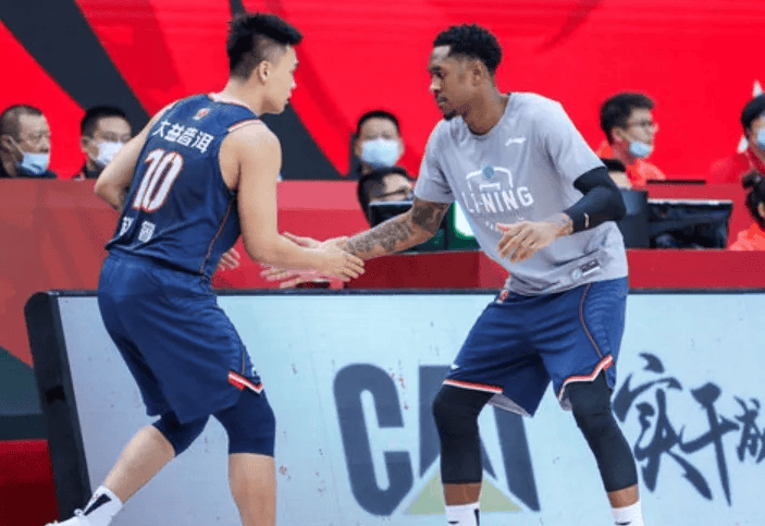 广东男篮大战广州！曝小科比空降驰援杜锋，郭艾伦​复出喜获帮手