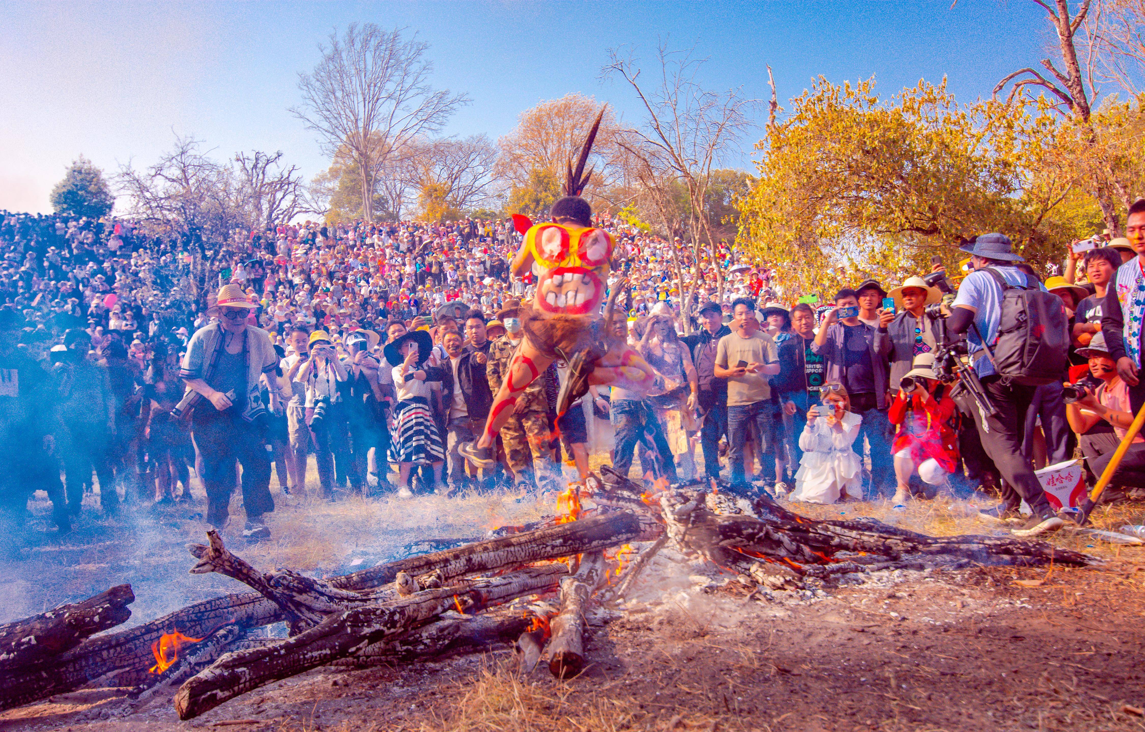 阿细祭火节:烈焰中的民族之魂,狂欢不止于火!
