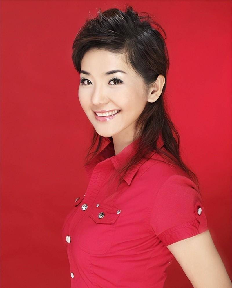 方琼不姓方?28岁闪婚高官,婚后长年分居,现在50岁身材好似少女