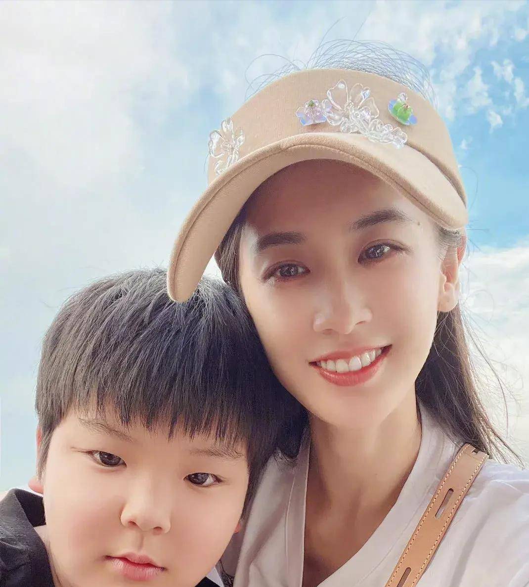 安迪因变胖害羞拍照,父母更宠二儿子_孩子_安麟_妈妈