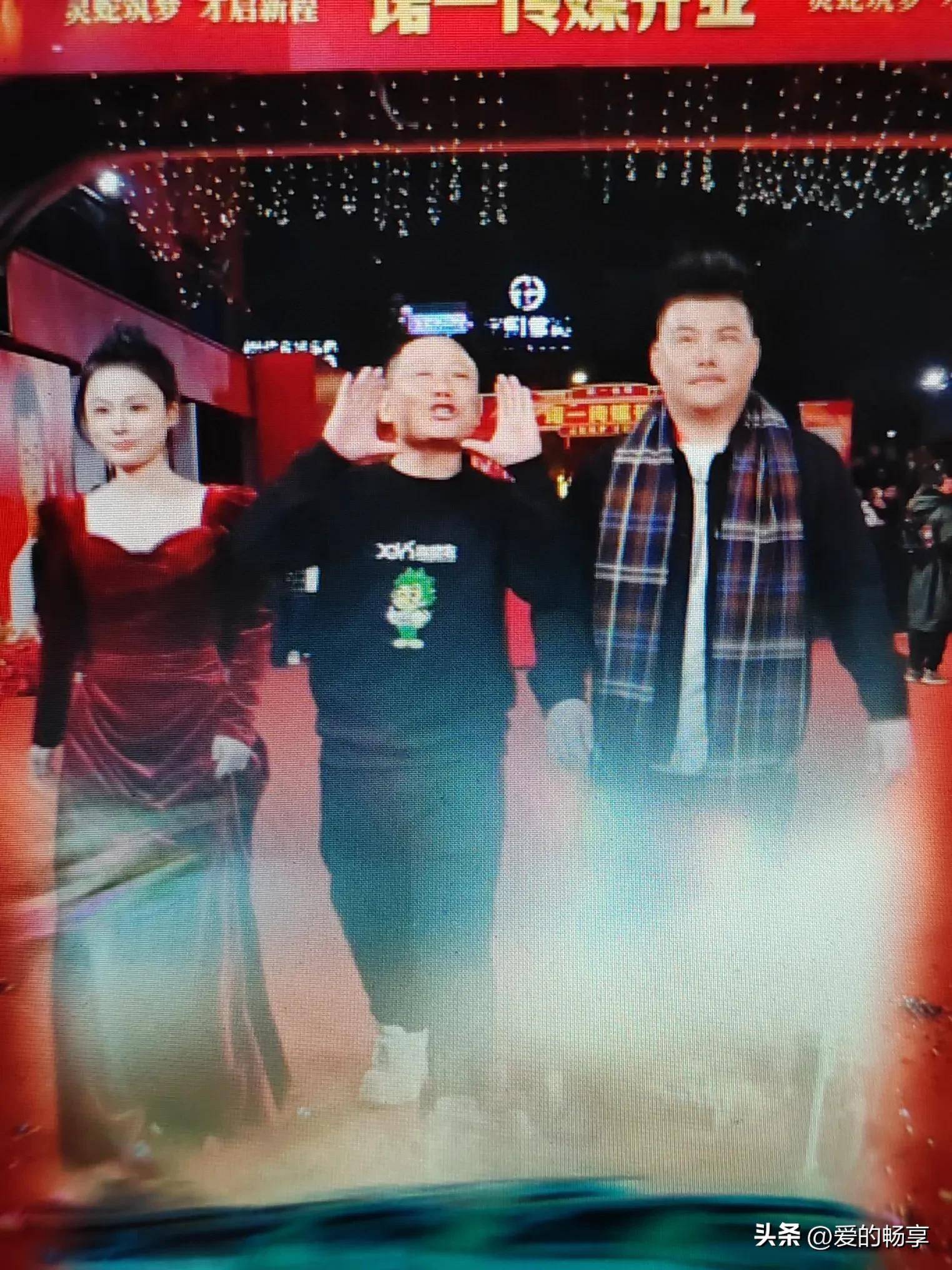 有才诺一传媒公司开业庆典第四场 再请杨雯梓带货唱诺言全场泪奔