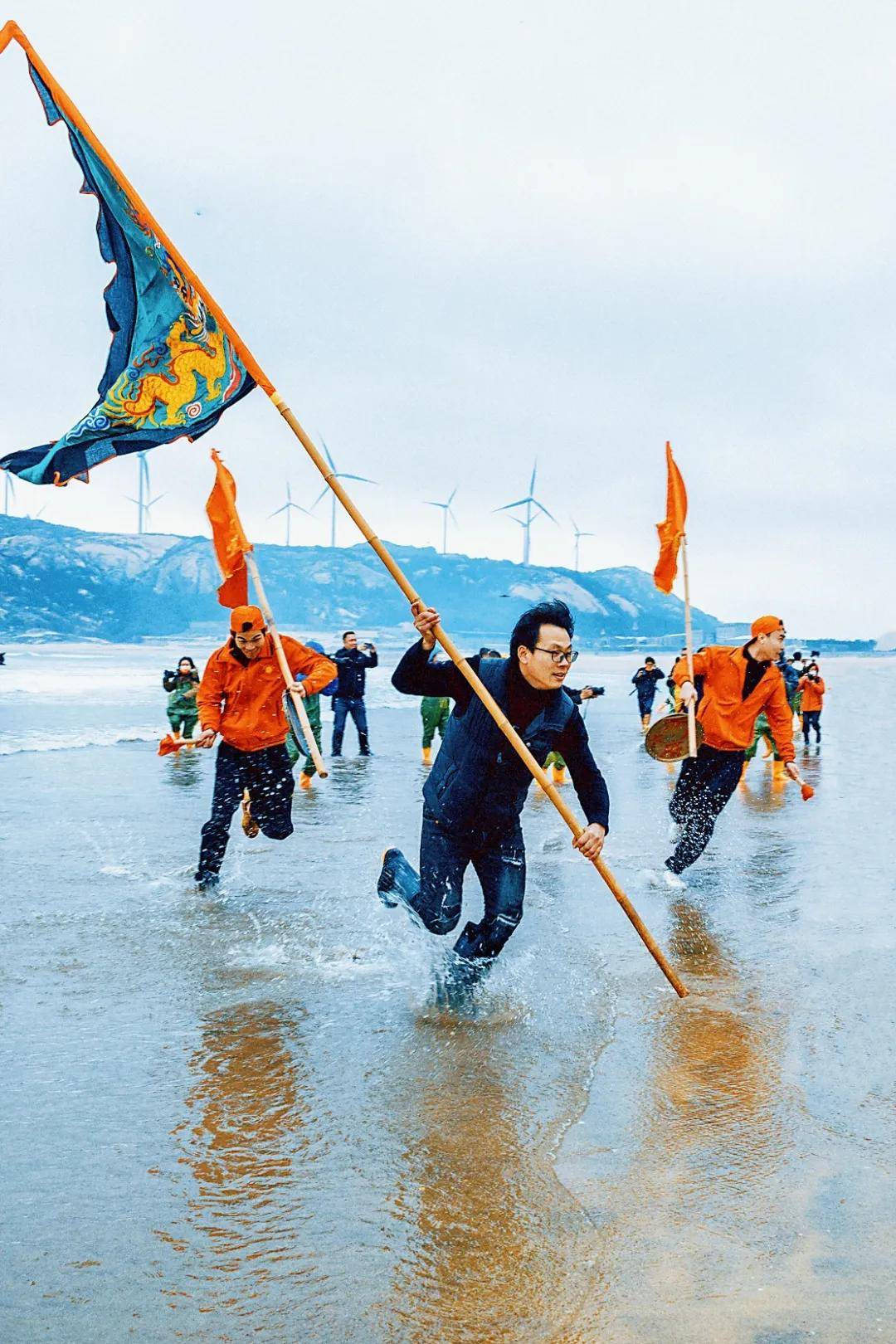 正月十八到莆田,看抬轿冲海闹元宵