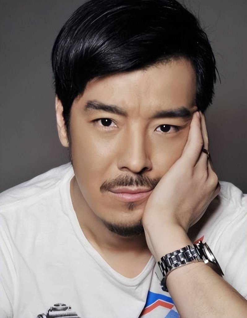 演员海一天,娶二婚美娇妻刘帅,对继子视如己出,重组