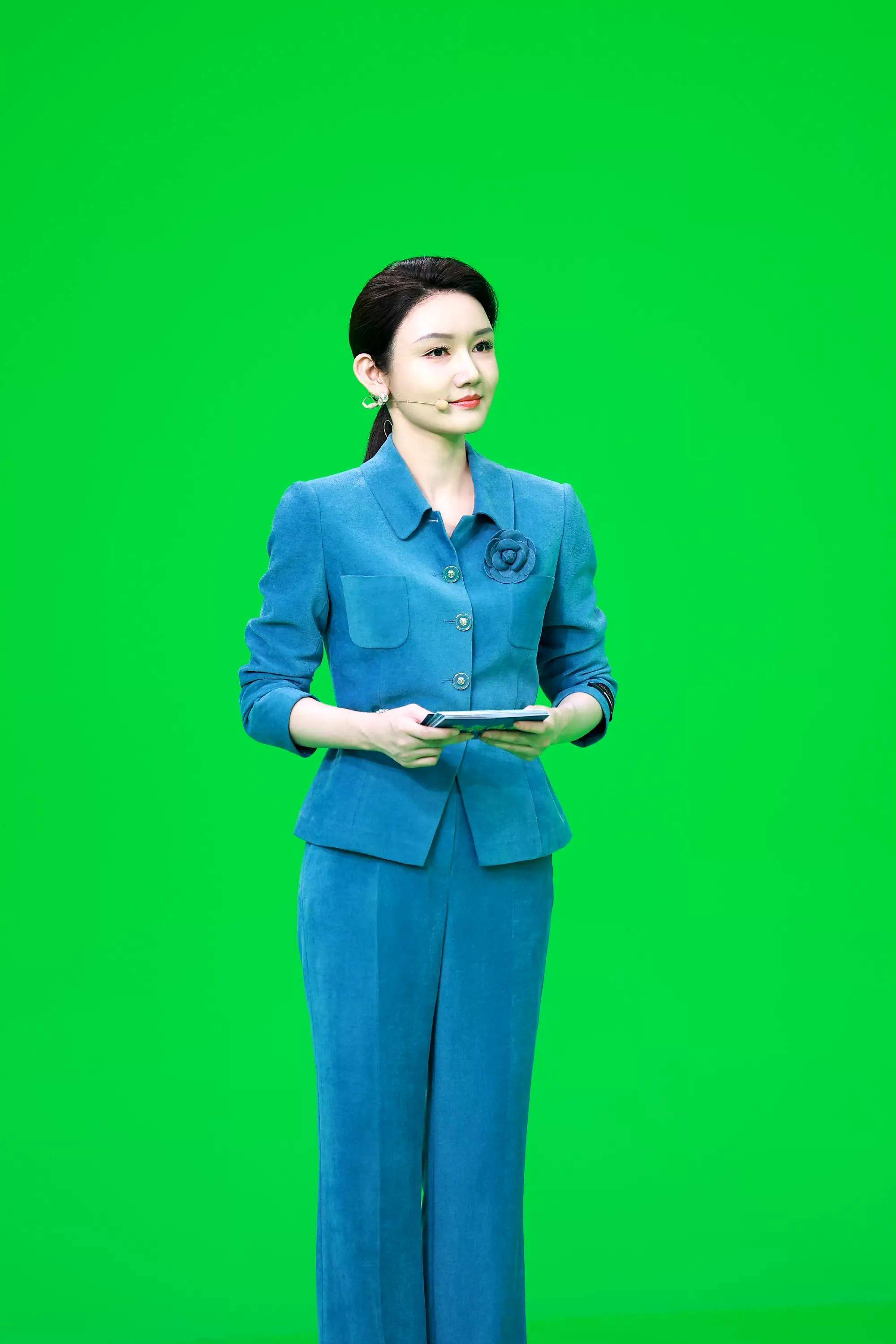 央视主持人龙洋个人资料微博(央视主持人龙洋个人资料微博图片)