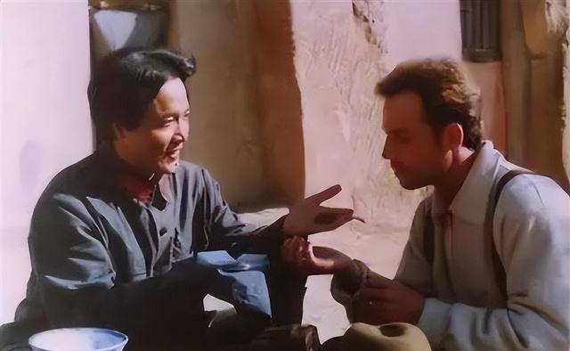 2005年,古月突发疾病去世,妻子披露:他有个生活习惯不太好_毛主席_工作_形象