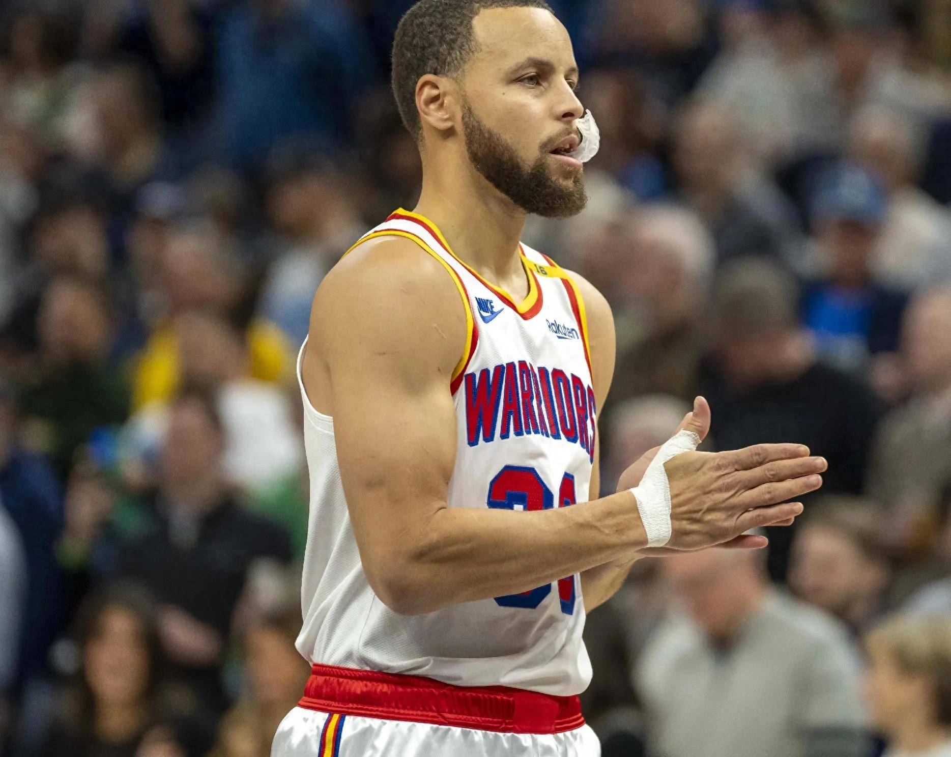 库里谈下半场8中0得0分:我的手指受伤了,这影响了我的状态!