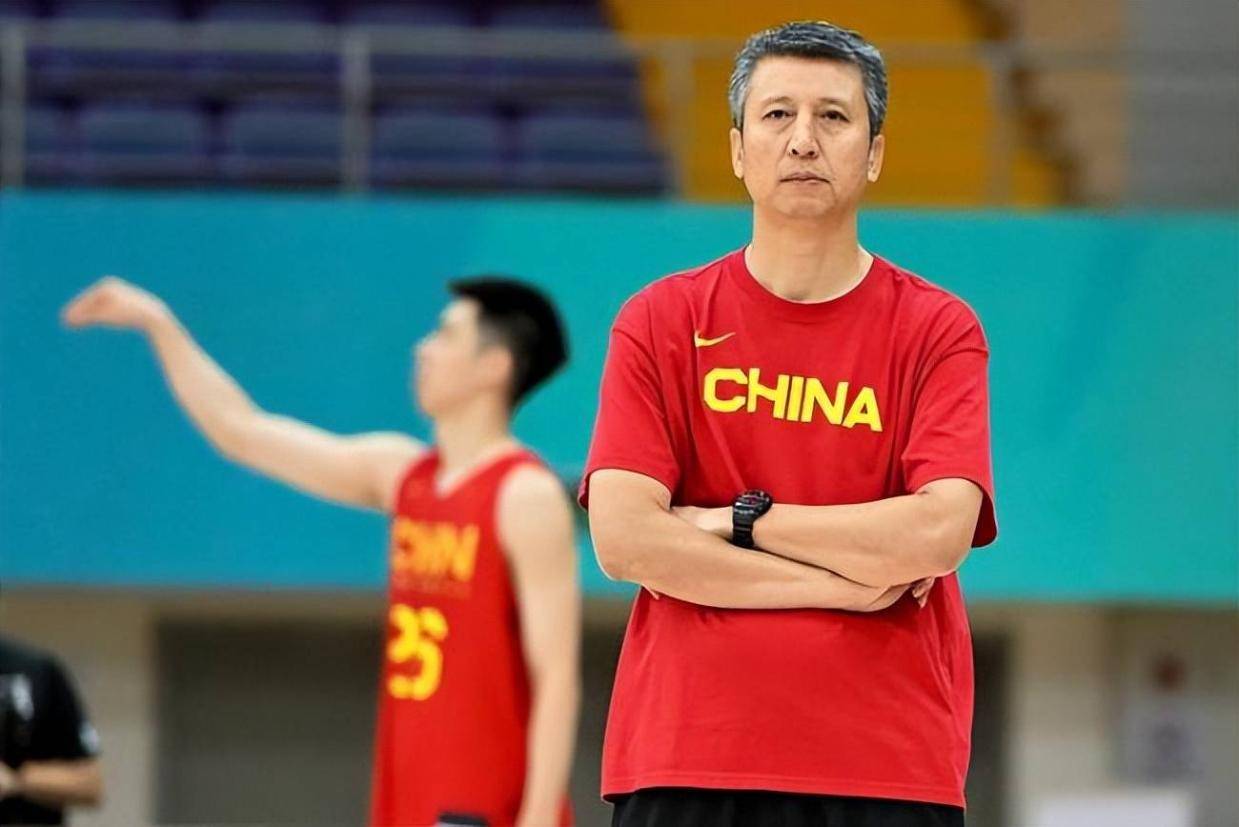 恭喜！中国男篮新队长浮现，不是赵继伟和周琦，郭士强慧眼识珠