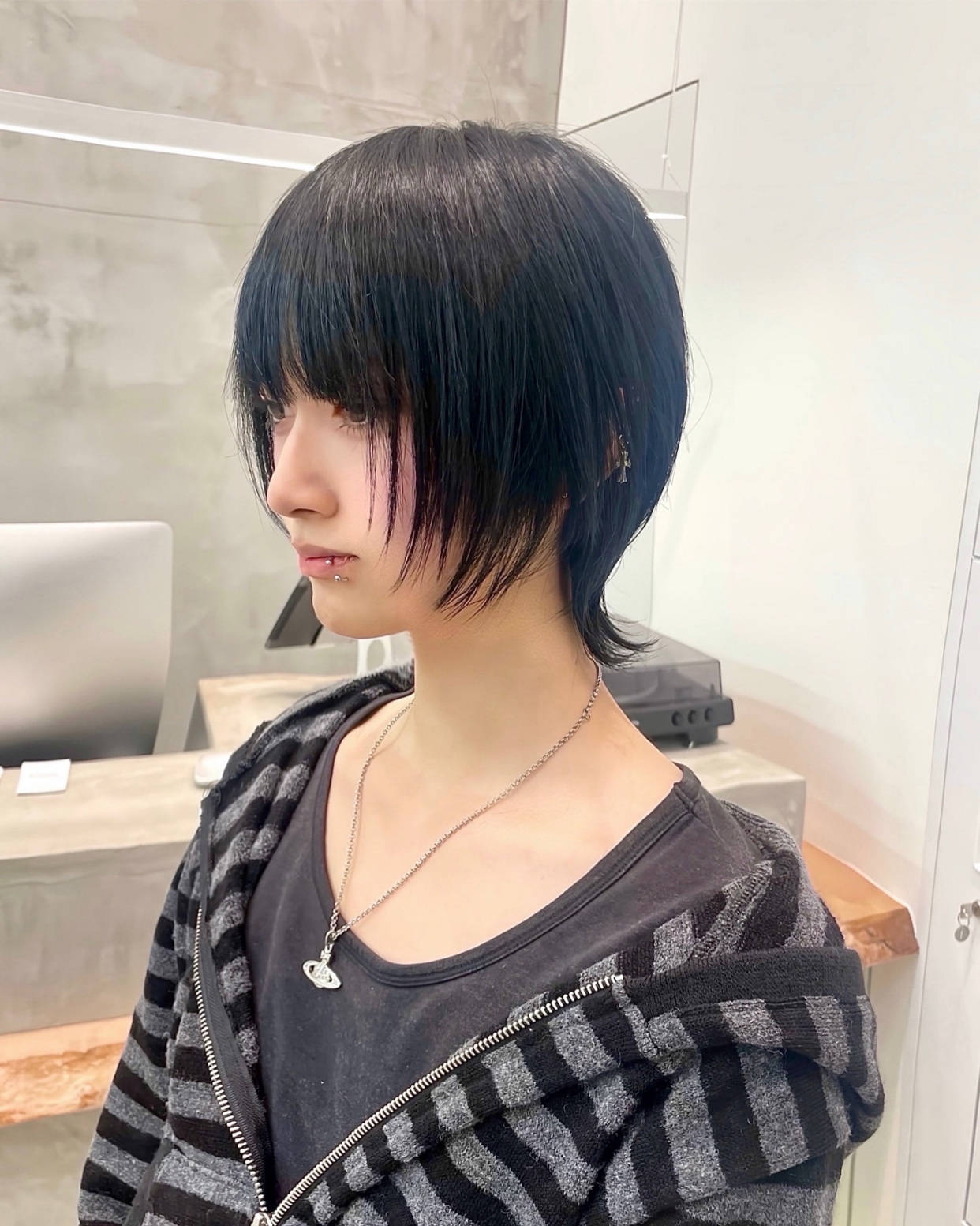 女士狼尾短发解锁个性与时尚的黄金比例打造街头高回头率造型