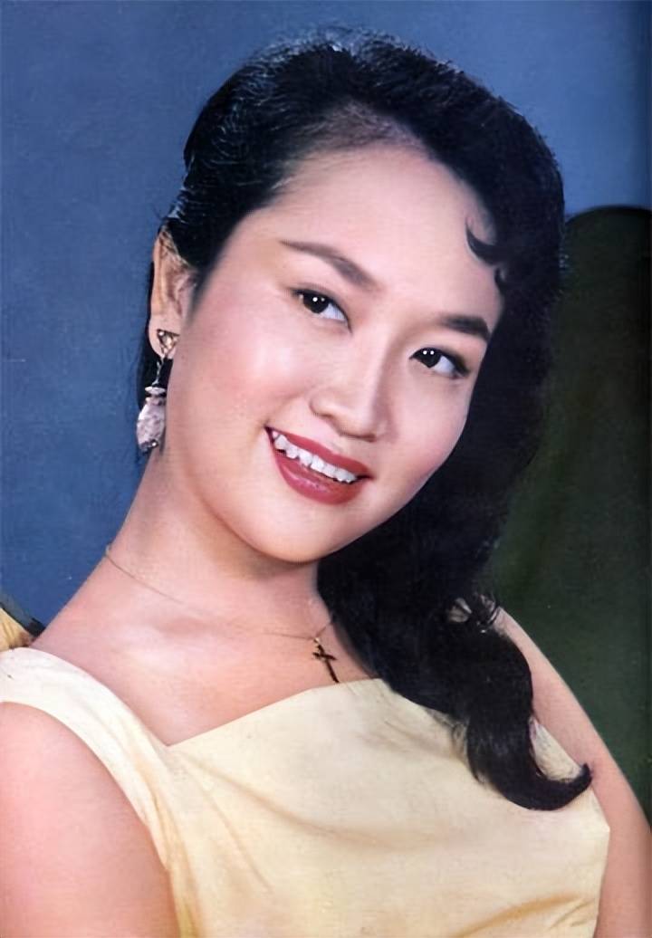 "曼波女郎"葛兰:28岁嫁豪门,被称舞曲天后,今92岁怎样了