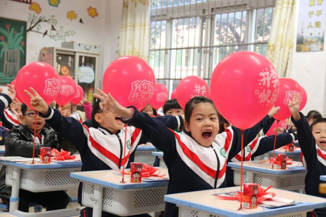 开学啦！望牛墩镇学校活动多彩，新学期启航 望牛墩镇各学校开学：充满仪式与希望的开端