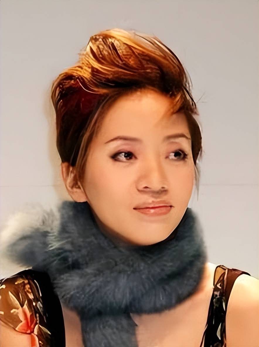 梅艳芳离开,妈妈拍卖她的贴身衣物,吸血鬼一般的母亲有多可怕?