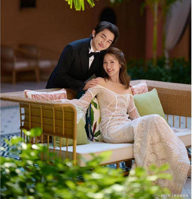 王祖蓝李亚男结婚十周年纪念照,他们说:我们要白头偕老!