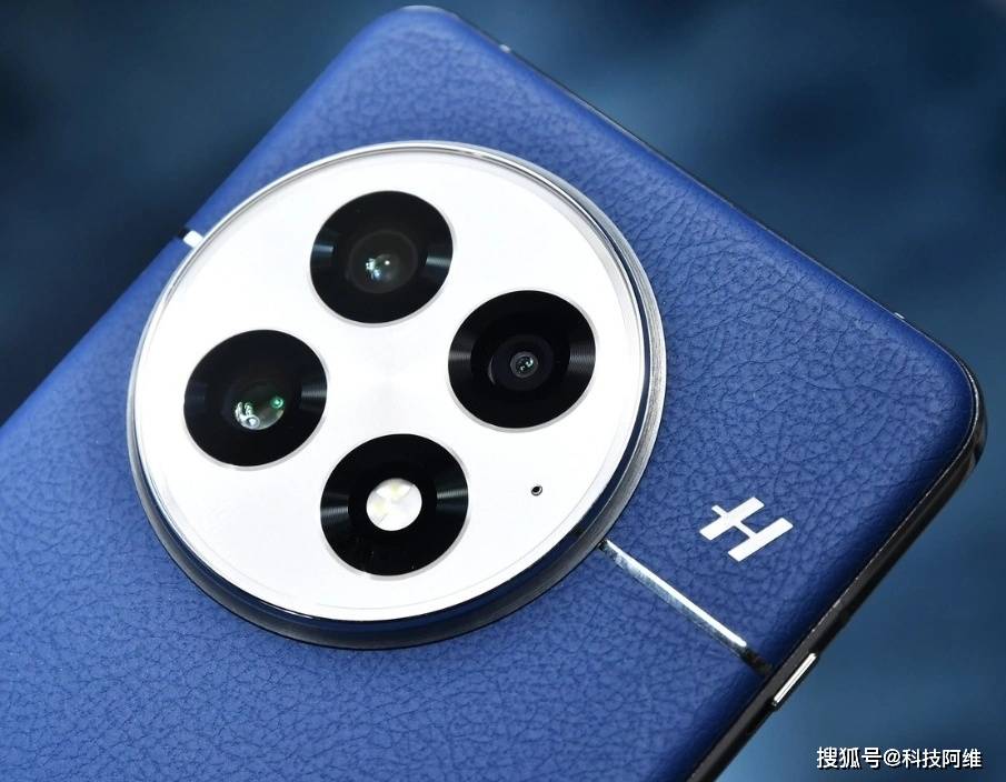 一加13：降价后的超值旗舰体验，一加13：全方位优秀的旗舰手机