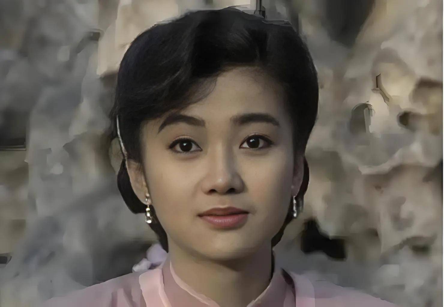 琼女郎王玉玲1993年与男友坠机身亡她的生命定格在最美的瞬间