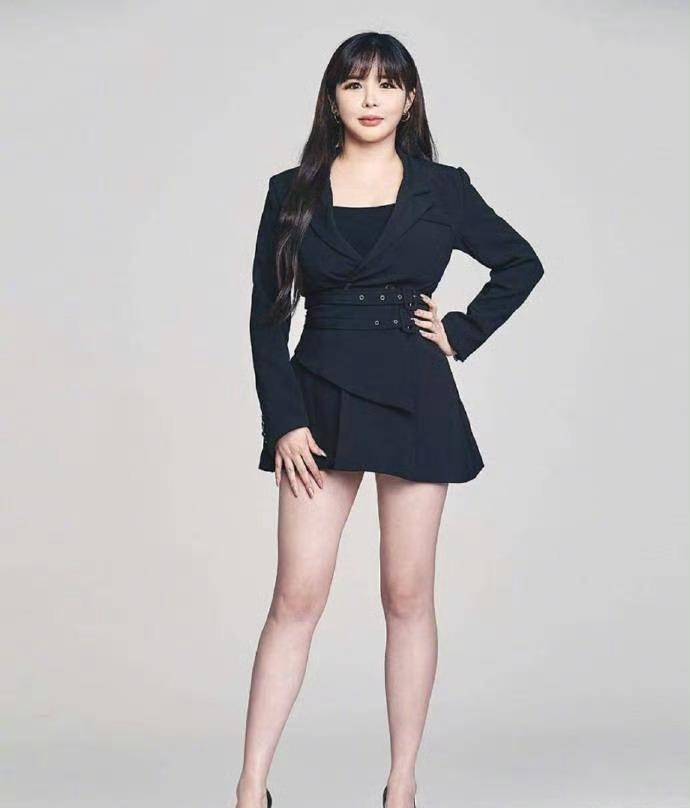 朴春三度示爱李敏镐坚称都是真的:娱乐圈的罗生门与精神健康之思