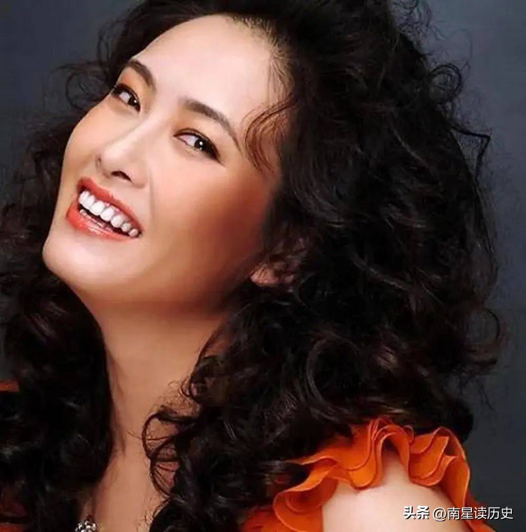 与初恋同行8年未结婚后嫁初恋哥们