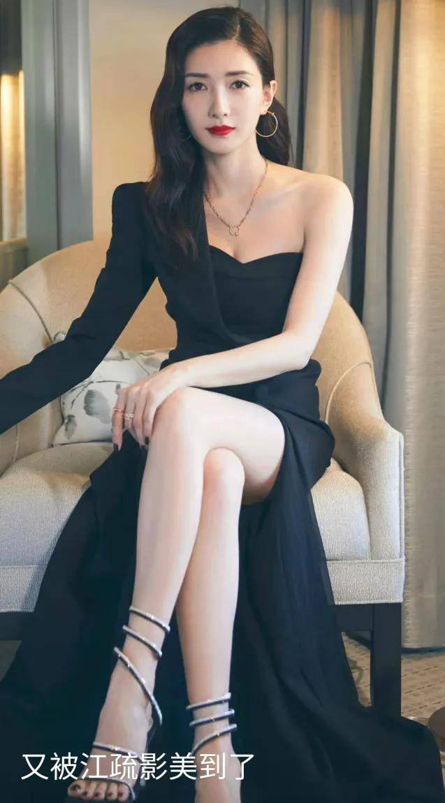 江疏影:从"花瓶"到"女王",她的逆袭之路藏着多少人间清醒?