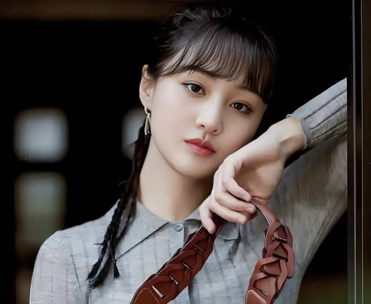 郑爽亲手撕碎"小仙女"滤镜的同时