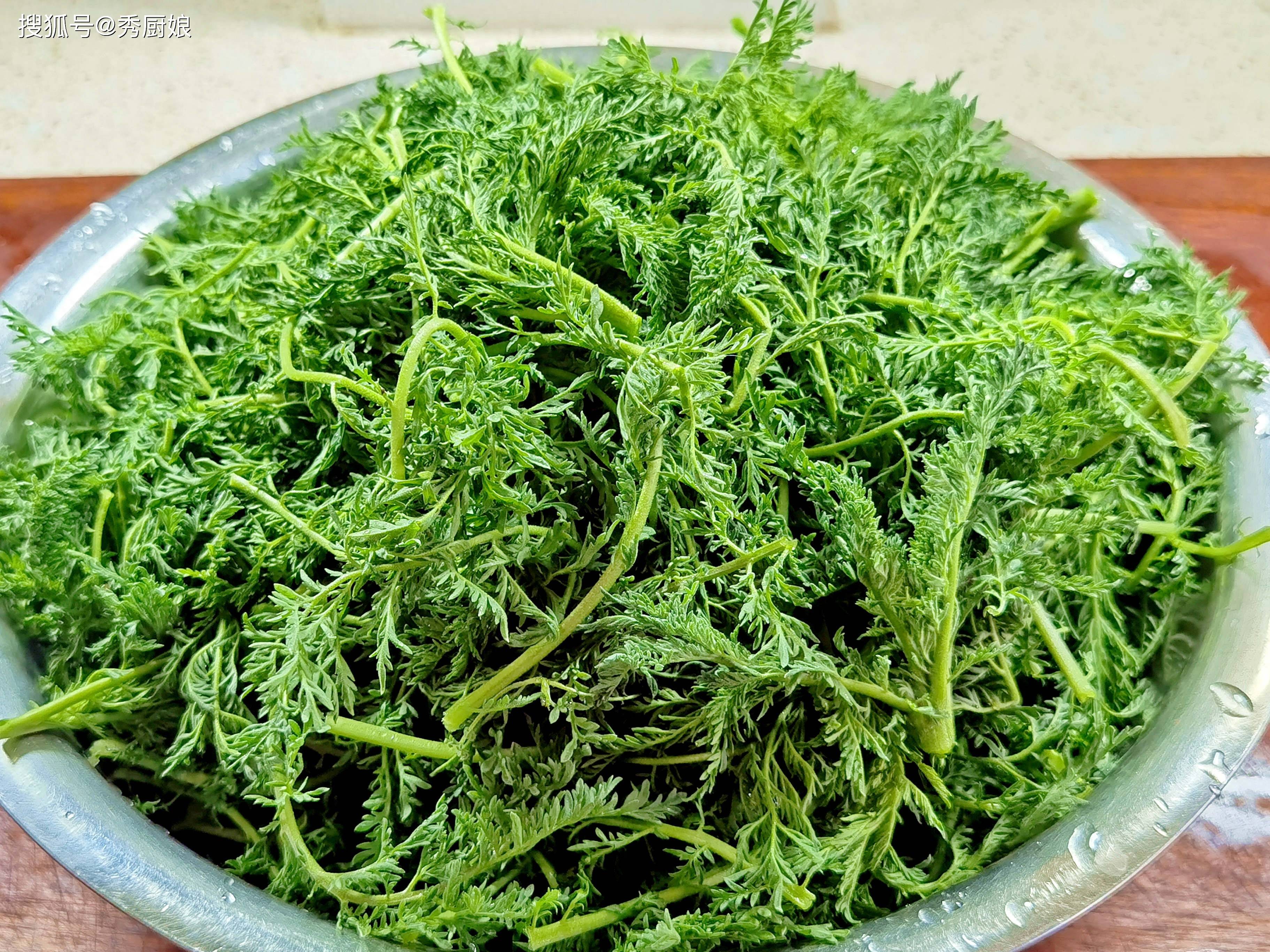 春天,这菜使劲吃!一养肝,二护眼,三排毒,四通便,鲜嫩营养高