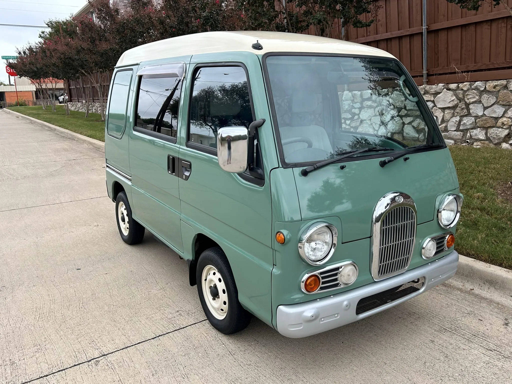 斯巴鲁sambar: 从商用车到"田间小路的保时捷"