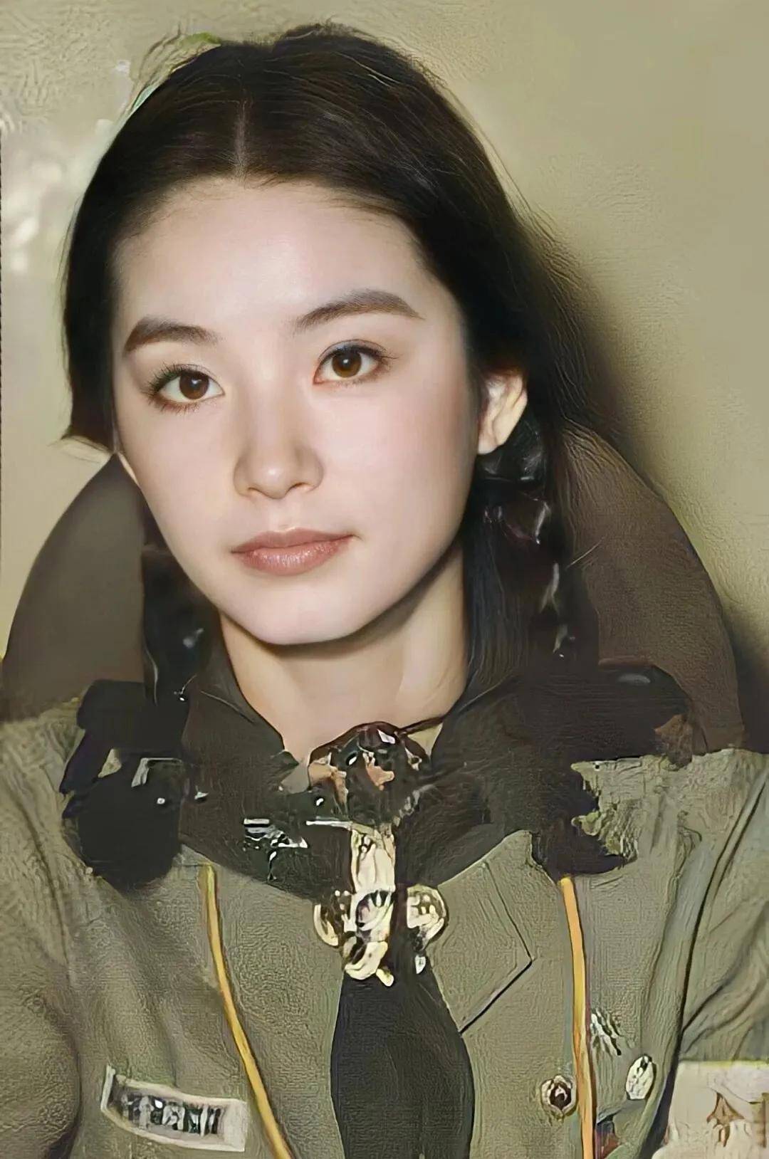 金庸曾说,林青霞之美,数百年内无人可匹敌,看了这组图,我信了