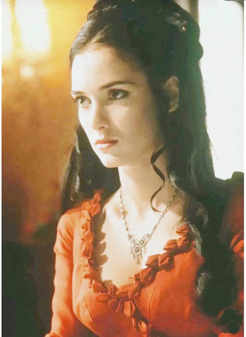 大尺度影片推荐!《惊情四百年》: 跨越时空的爱恋,直击你的心灵