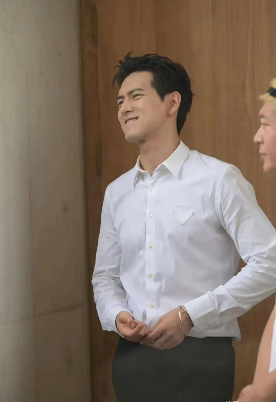 最帅男艺人出炉,林更新登顶,李现第9于适第8杨洋7王一博3肖战2