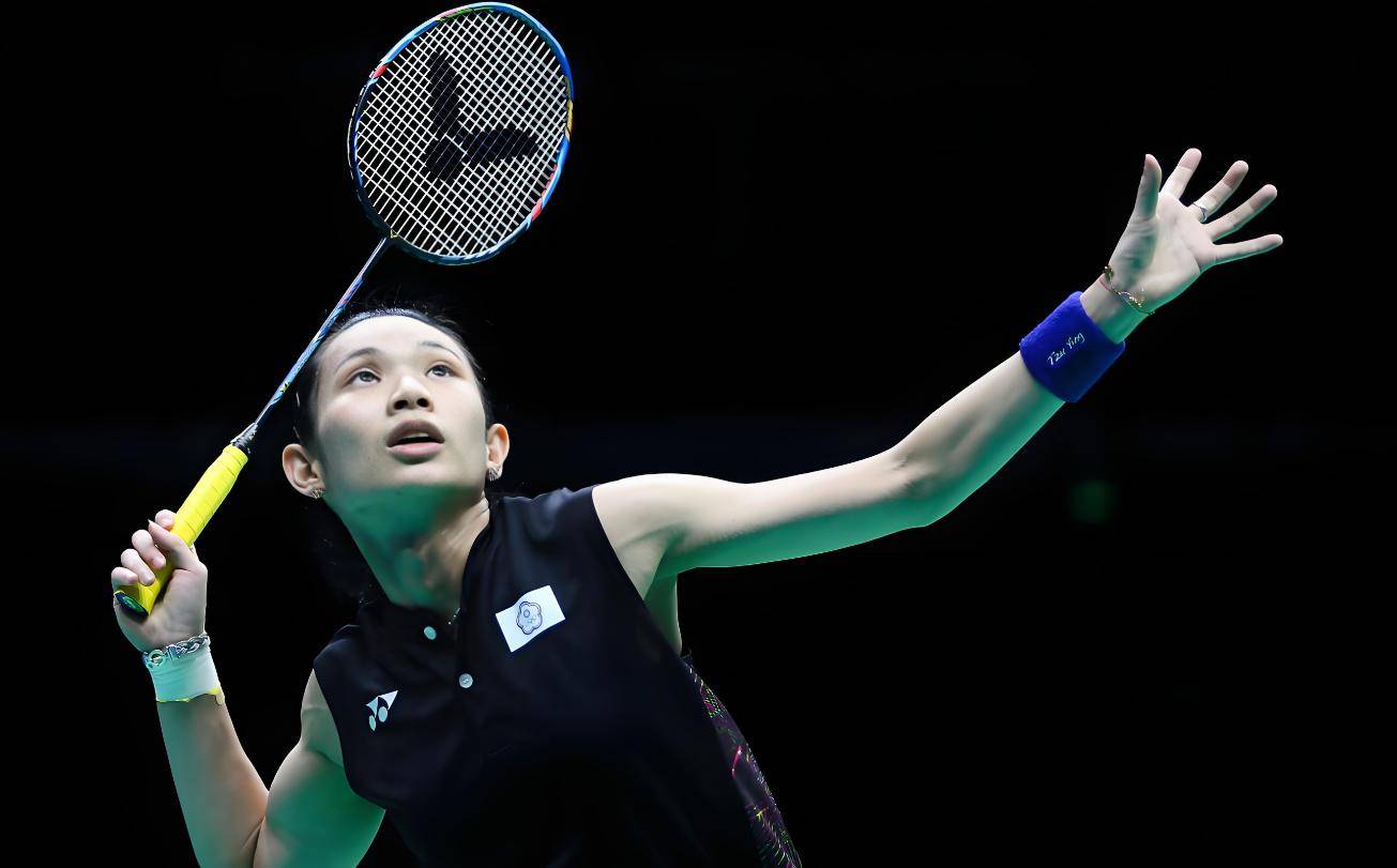 戴资颖球拍"少一根线"真相曝光!这家人操作太狠,难怪她赢麻了