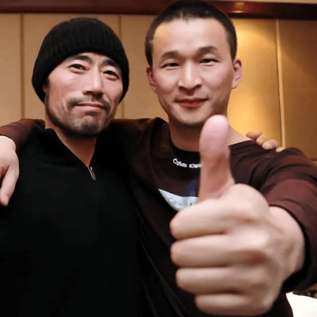 原创            出道十多年后的旭日阳刚，一个已经年入百万，一个却只能回家种田