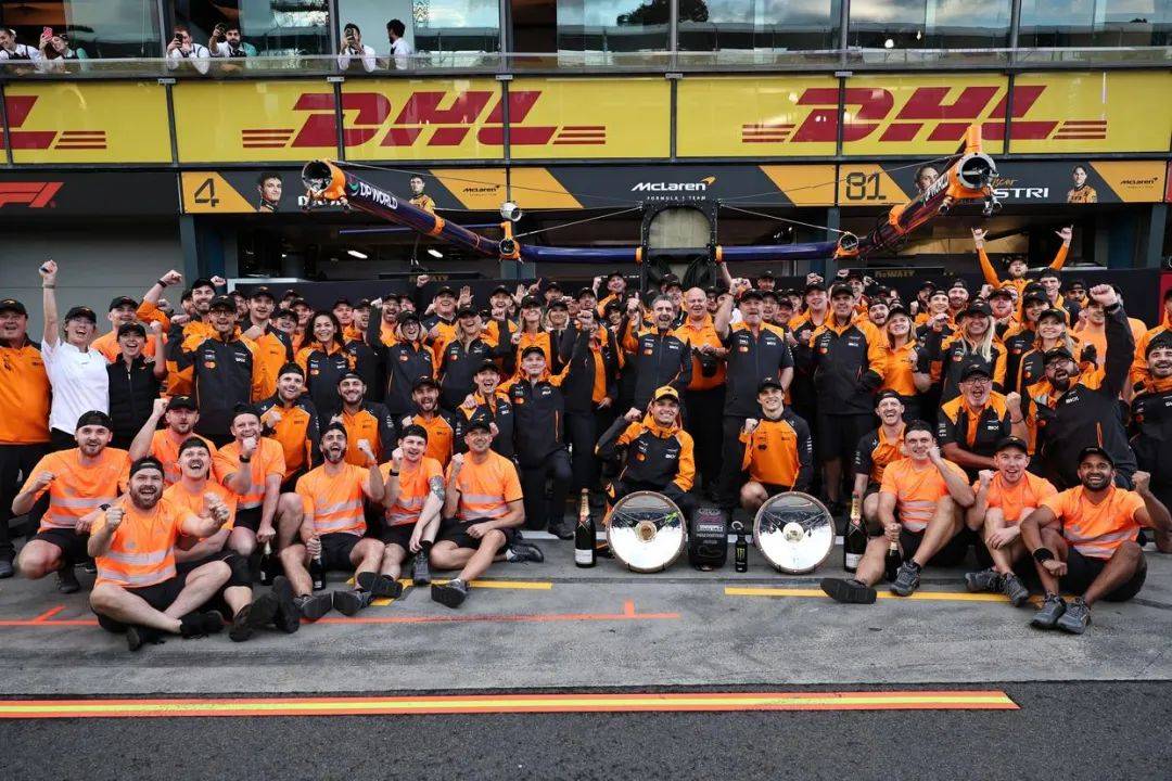 2025 F1澳大利亚大奖赛雨中激战，诺里斯勇夺揭幕战冠军