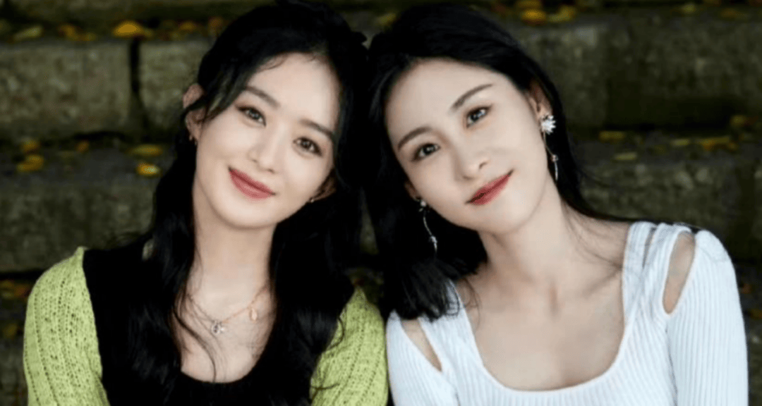 37岁赵丽颖和张碧晨居家自拍,闺蜜俩贴脸合影,素颜也美艳动人!