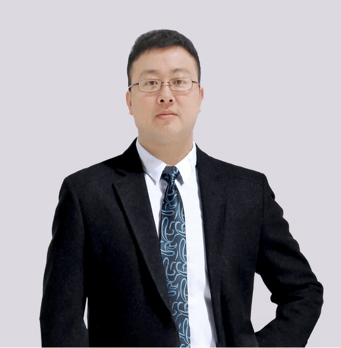 上饶市合力万胜商业管理有限公司董事长邱传龙,执行董事史可